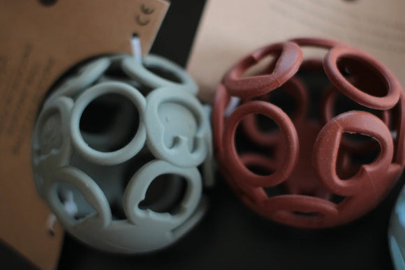 Balle de motricité Châtaigne - Vanille Coton